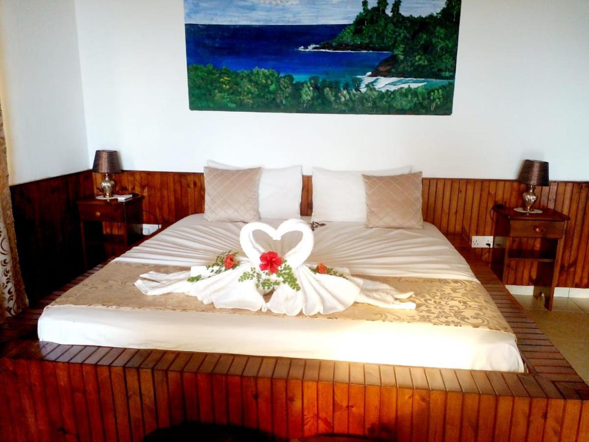 Les Elles Guesthouse Self Catering Baie Lazare  ภายนอก รูปภาพ