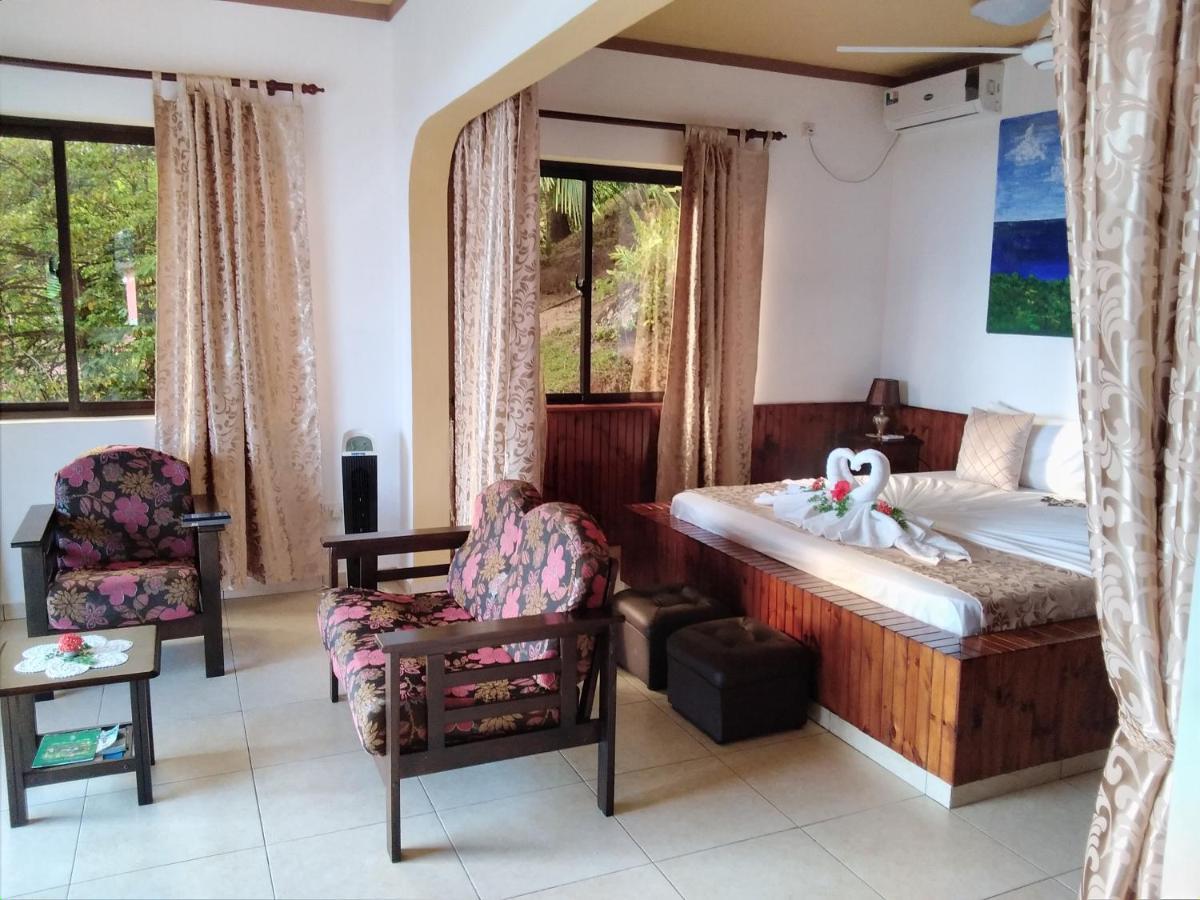 Les Elles Guesthouse Self Catering Baie Lazare  ภายนอก รูปภาพ