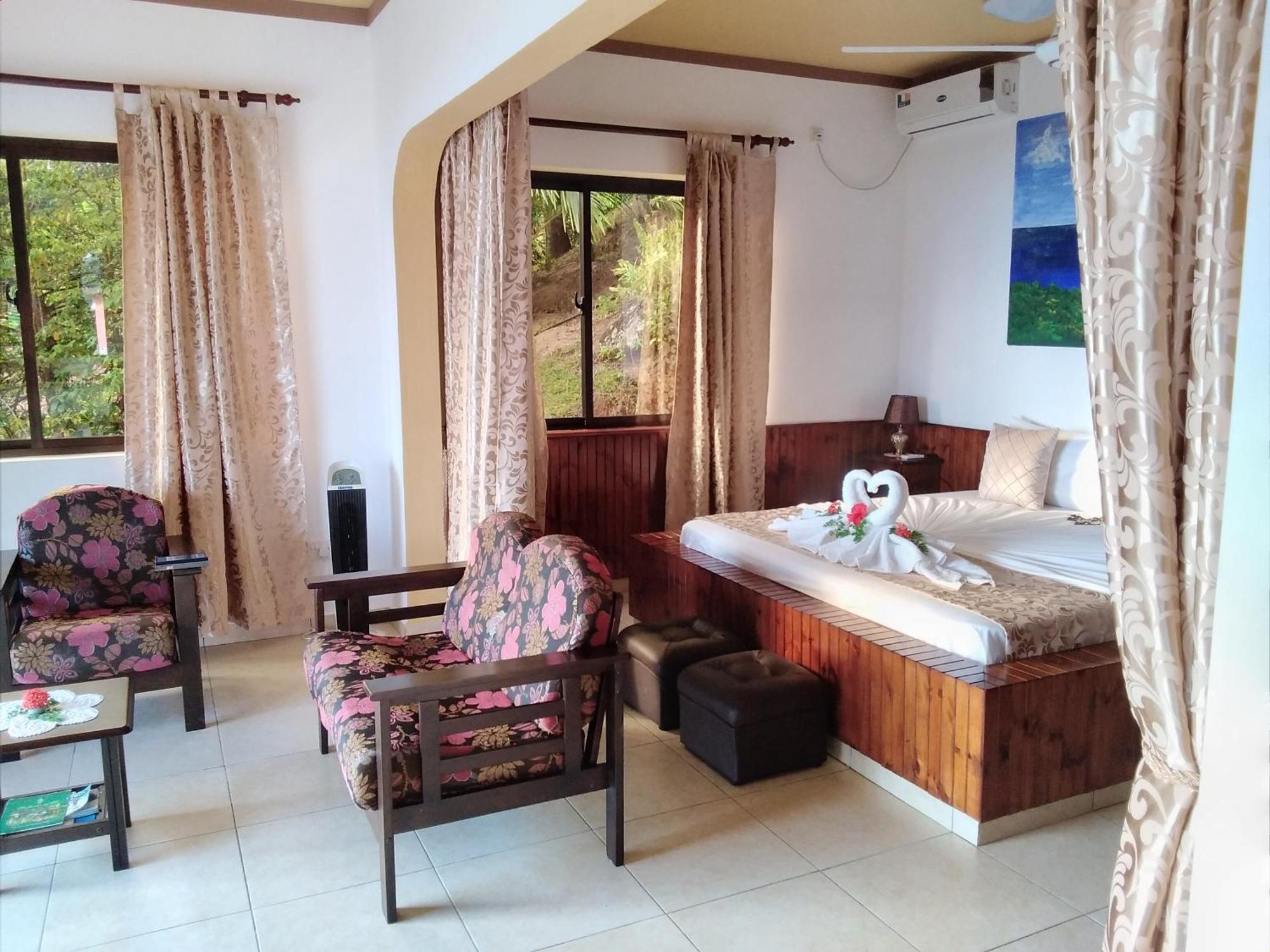 Les Elles Guesthouse Self Catering Baie Lazare  ห้อง รูปภาพ