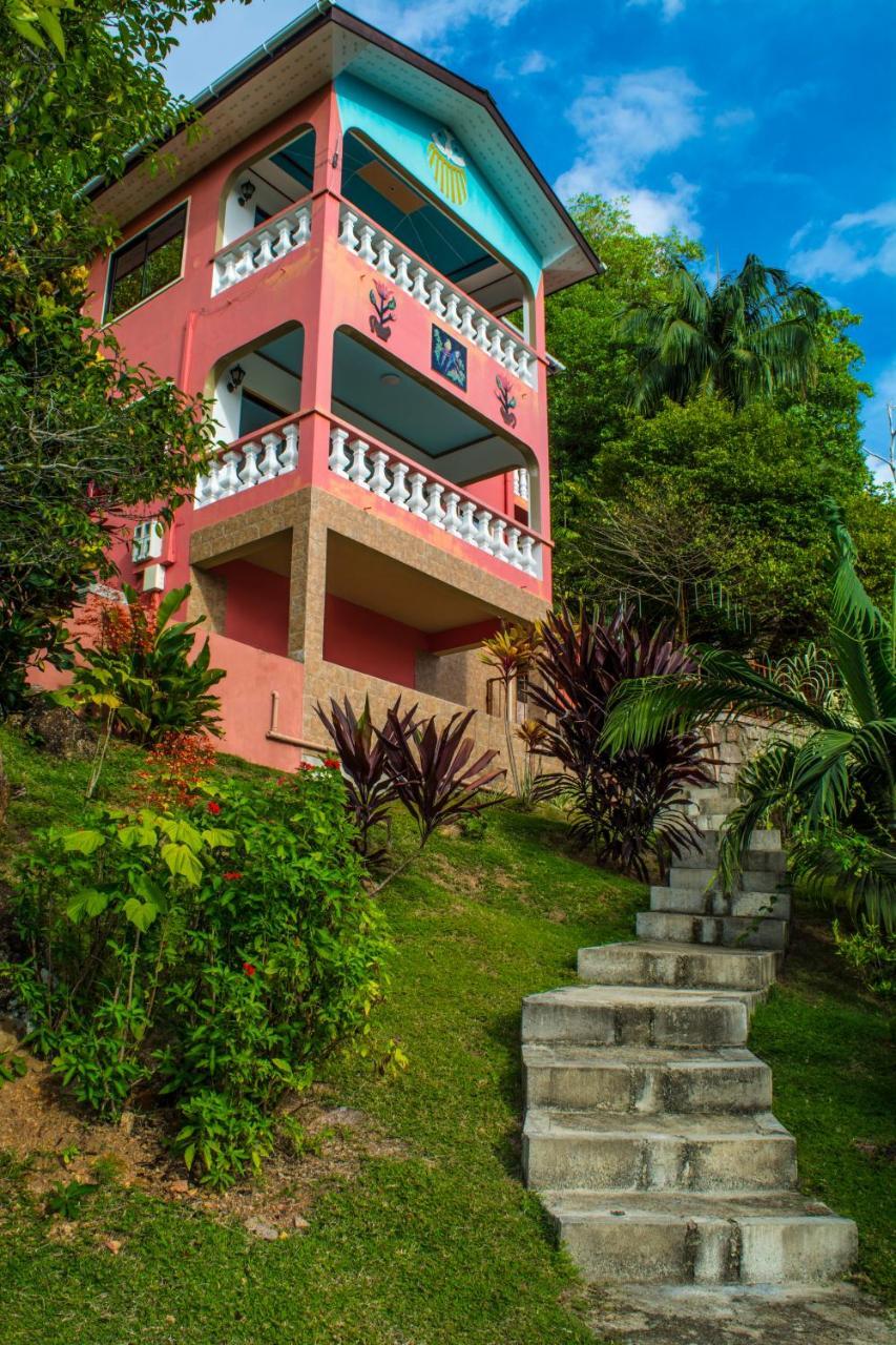 Les Elles Guesthouse Self Catering Baie Lazare  ภายนอก รูปภาพ