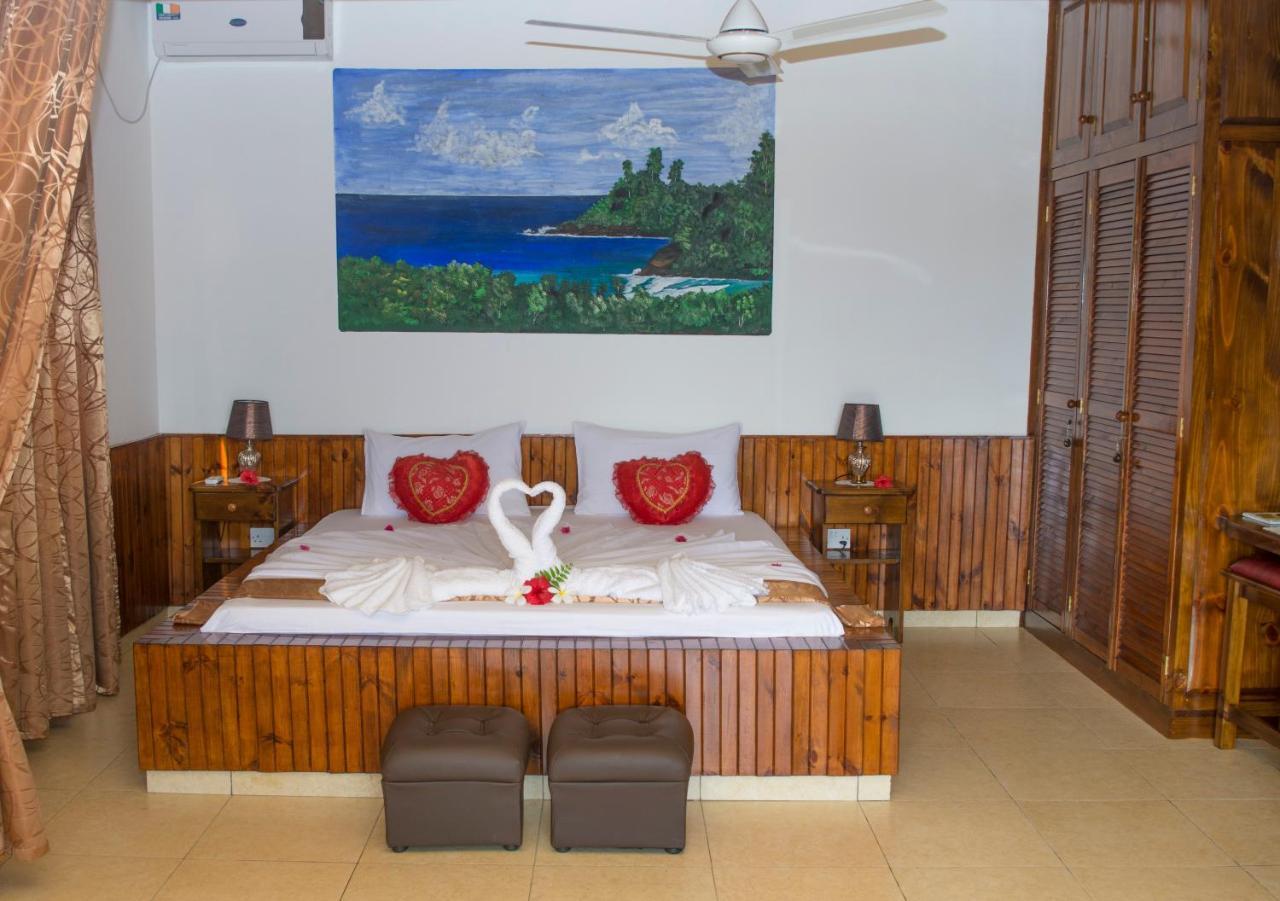 Les Elles Guesthouse Self Catering Baie Lazare  ภายนอก รูปภาพ